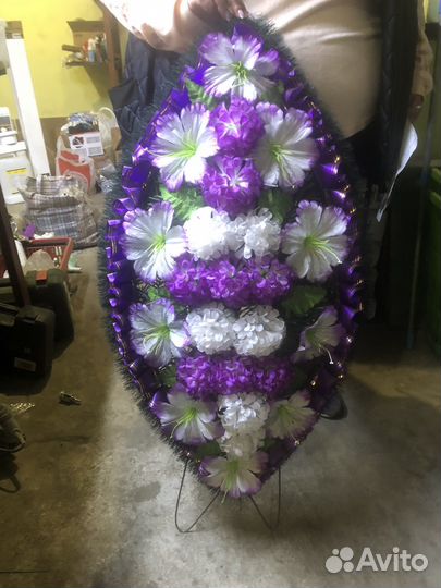 Похоронный венок 90см