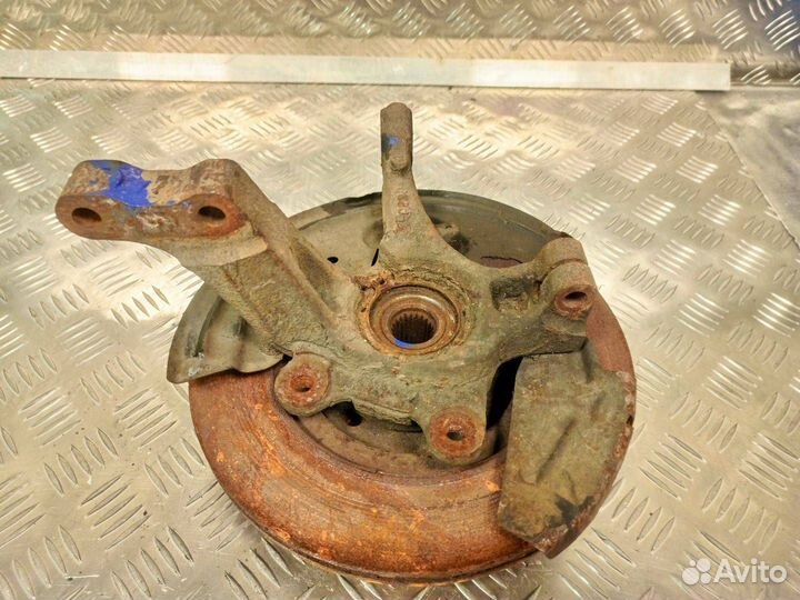 Кулак передний правый LADA Largus (2012 - н.в.)