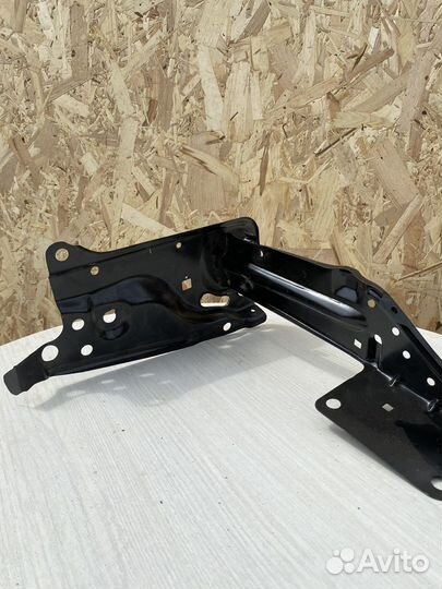 Панель передняя левая (телевизор) Audi 80 B3 B4