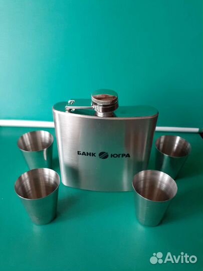Фляга со стопками