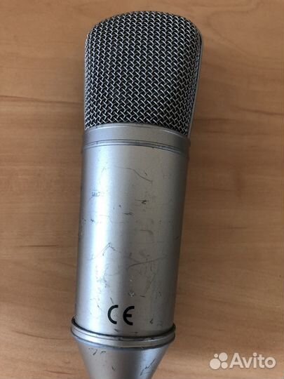 Конденсаторный микрофон Behringer B1