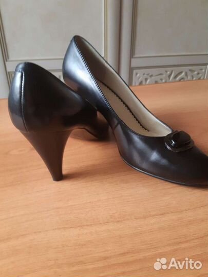 Туфли женские 39 размер черные