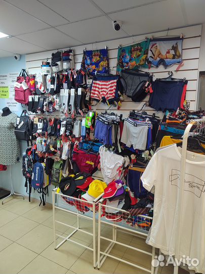 Магазин одежды stock & second hand