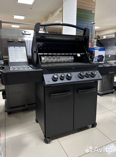 Газовый гриль Napoleon Phantom Prestige 500