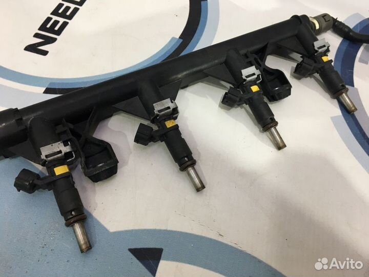 Топливная рампа Peugeot 308 2007-2011