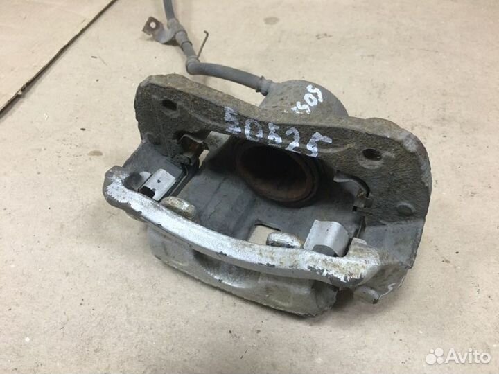 Суппорт тормозной передний правый Kia Magentis MG