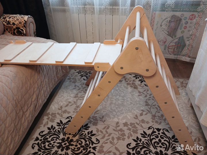 Лесенка и горка-скалодром для малышей