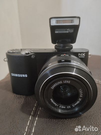 Samsung NX1000 kit 20-50 как новый