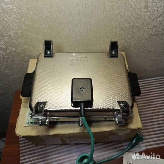 Новая электровафельница - гриль СССР