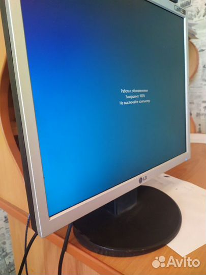 Монитор LG