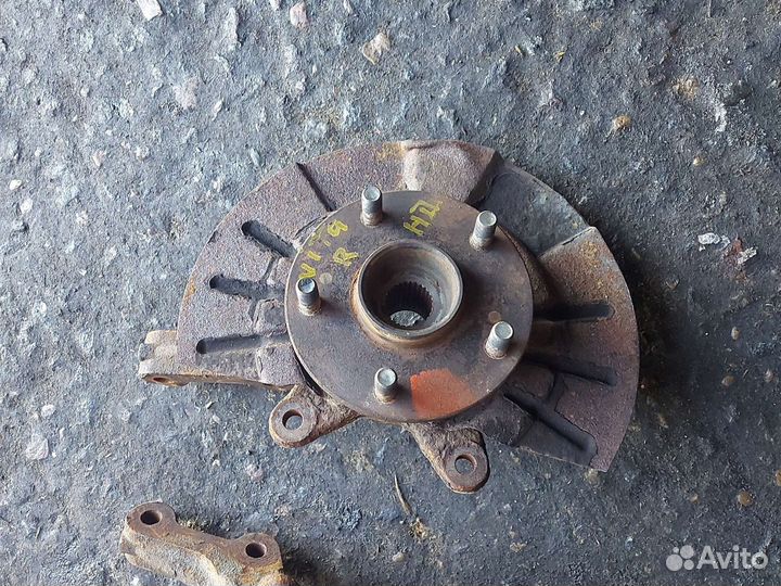 Кулак поворотный Сузуки Гранд Витара 3