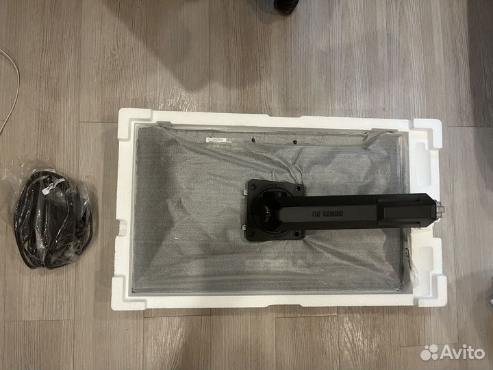 Монитор 27