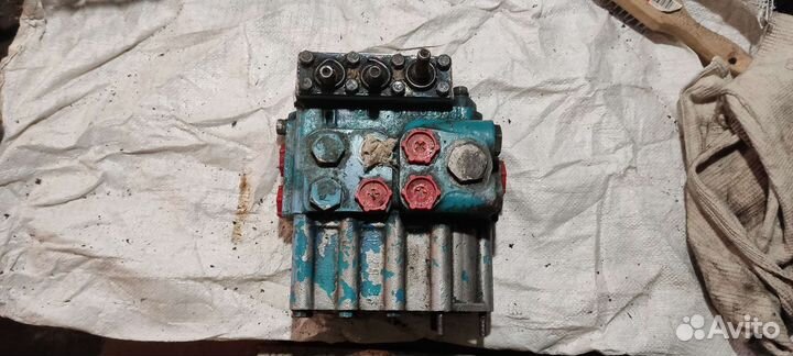 Распределитель р75