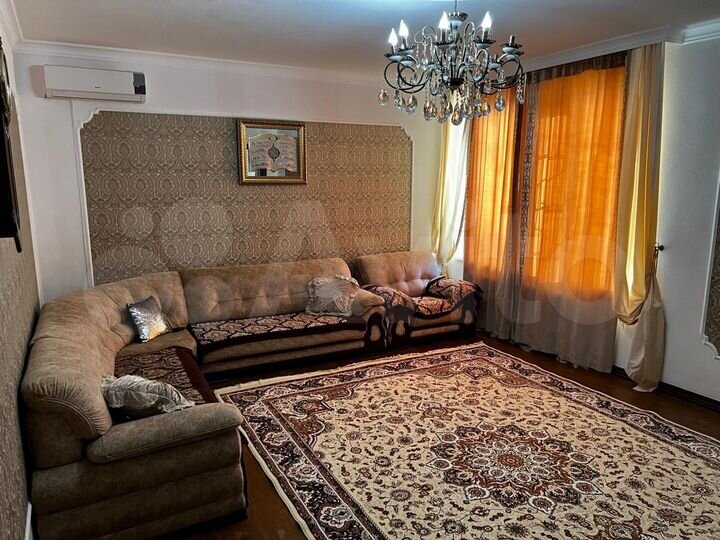 3-к. квартира, 100 м², 2/4 эт.