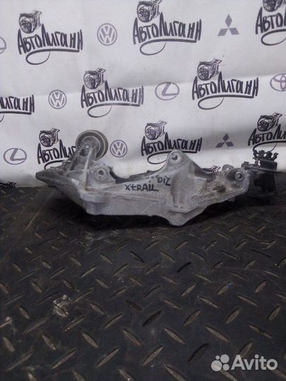 Кронштейн генератора Nissan X-Trail M9R 2013