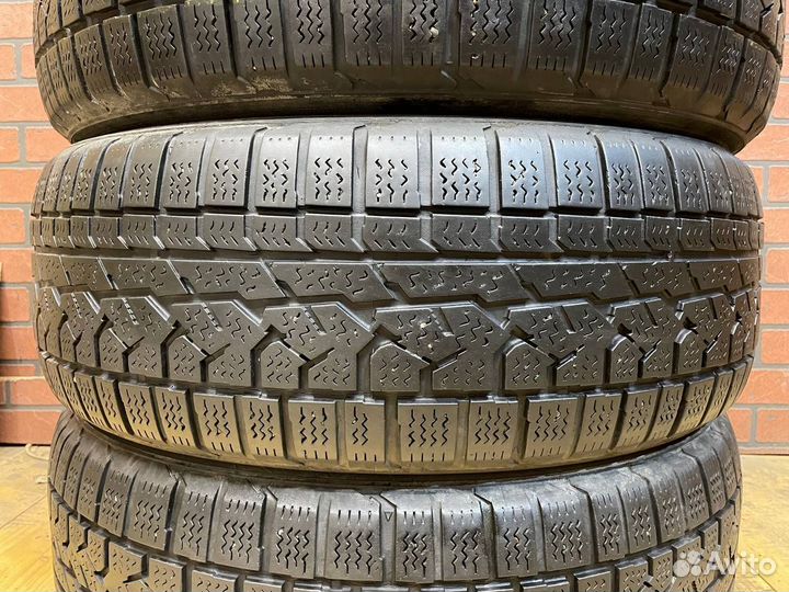 Kumho I'Zen RV Asymmetric 225/65 R17 106H