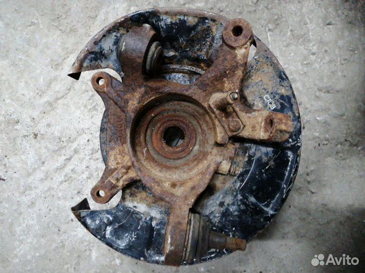 Поворотный кулак задний правый Ssangyong Rexton