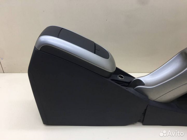 Б/У Б/У Консоль центральная