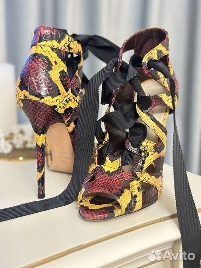 Босоножки Brian atwood