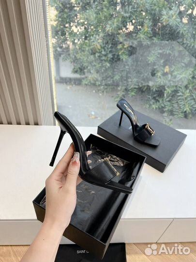 Босоножки Saint Laurent