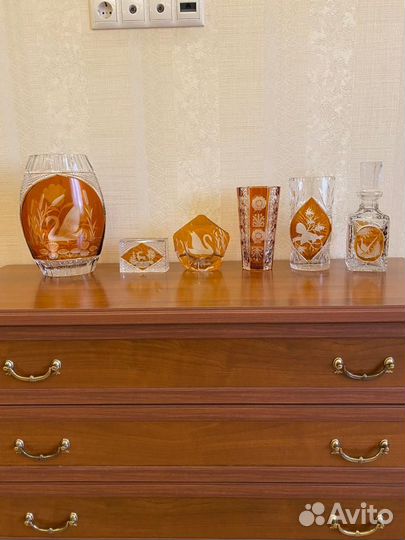 Ваза хрустальная, штоф, шкатулка и пепельница