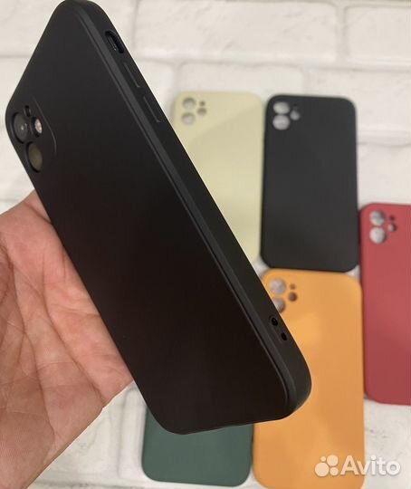 Чехлы на iPhone 11
