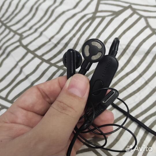Наушники samsung и ещё какие-то