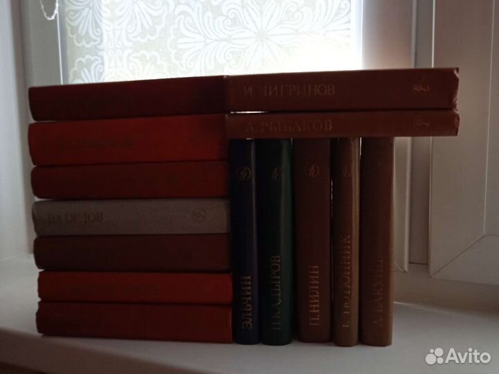 15 книг библиотеки Дружба народов 1981 года