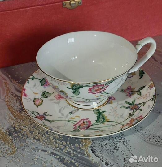 Фарфоровый чайный сервиз
