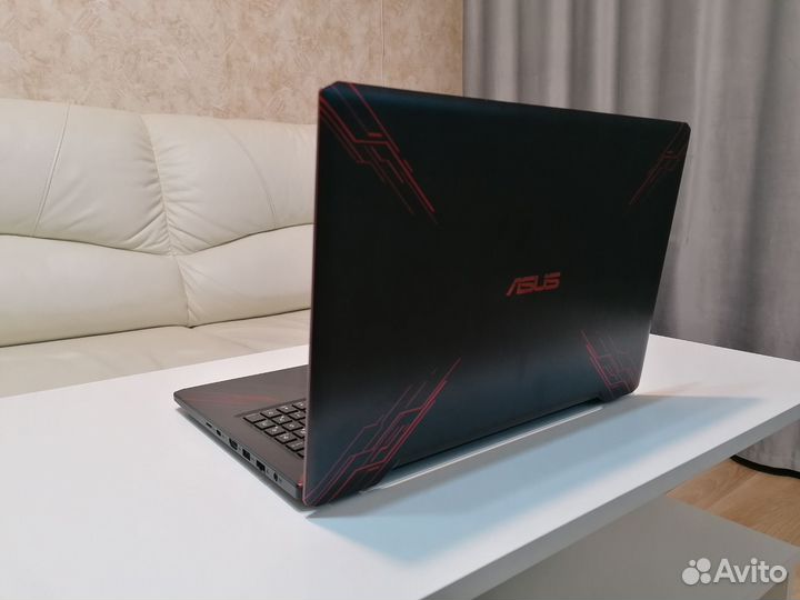 Мощный игровой Asus для игр и работы с графикой