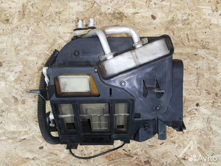 Корпус отопителя радиатор печки mitsubishi carisma