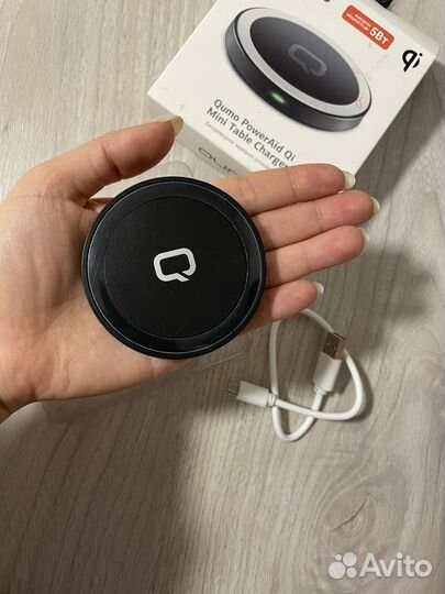 Беспроводное зарядное устройство Qumo