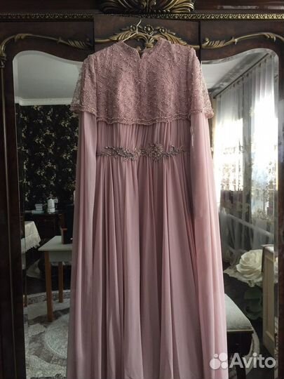 Вечернее платье