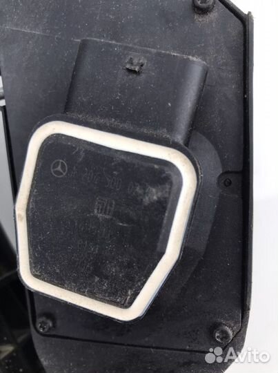 Педаль газа w218 cls