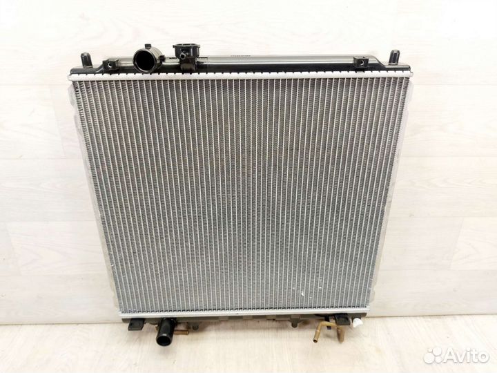 Радиатор охлаждения Hyundai Terracan 2,9 crdi