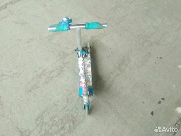 Самокат трёх колесный