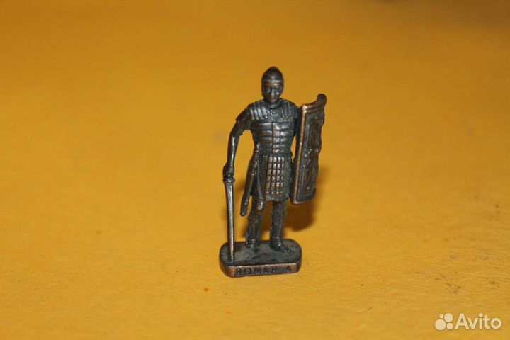 Фигурки Киндер сюрприз