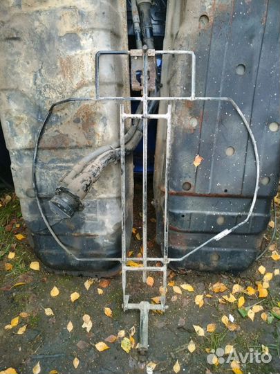 Кронштейн крепления запаски Ssang Yong Kyron