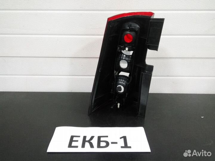 Фонарь правый LADA Largus 1 2012