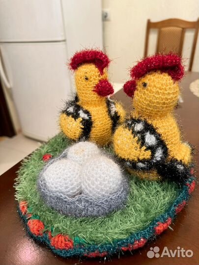Декоративные петушки курочки мягкие вязаные