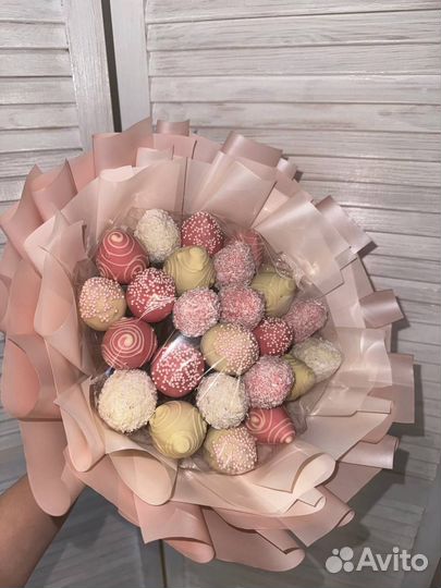 Клубничный букет в шоколаде