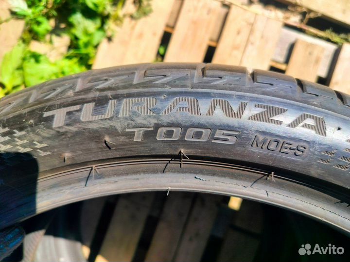 Bridgestone Turanza T005 285/35 R20