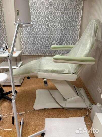 Педикюрное кресло с электроприводом