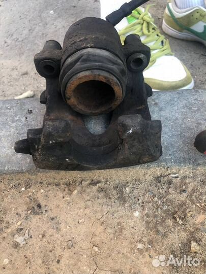 Суппорт тормозной на vag Volkswagen golf 4