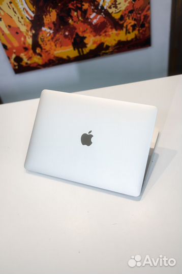 MacBook Pro 13 2020 M1/8гб/512gb