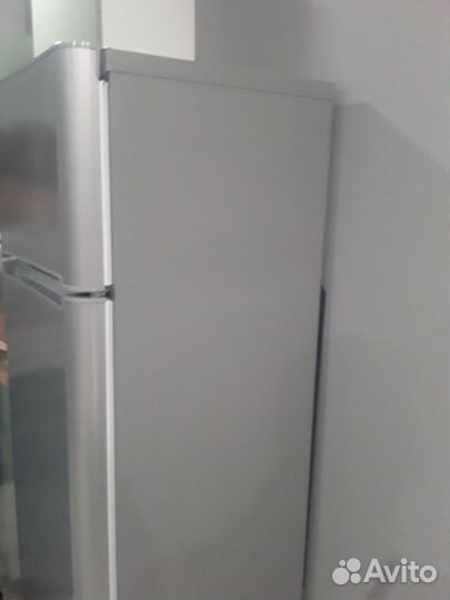 Холодильник indesit