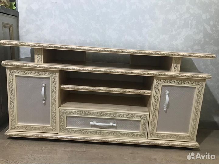 Тумба под телевизор