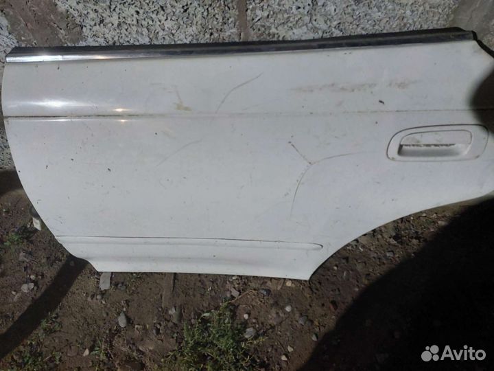 Прода дверь от Марка 2 90кузов заднея левая