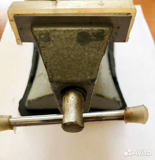 Тиски настольные