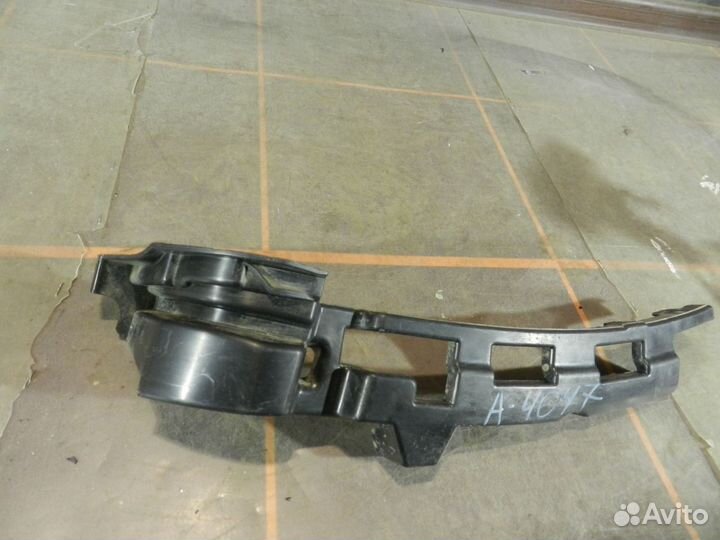 Кронштейн бампера правый-Mercedes-Benz GLA-X156